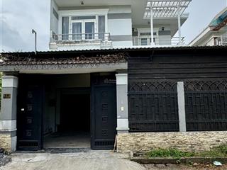 Cho thuê biệt thự 450m2, 5pn, 3wc, tại số 10, đường 14a, kdc t30, giá tốt chỉ với 23 triệu vnd