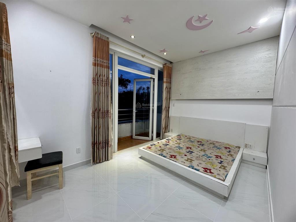 Cho thuê biệt thự 450m2, 5pn, 3wc, tại số 10, đường 14a, kdc t30, giá tốt chỉ với 23 triệu vnd