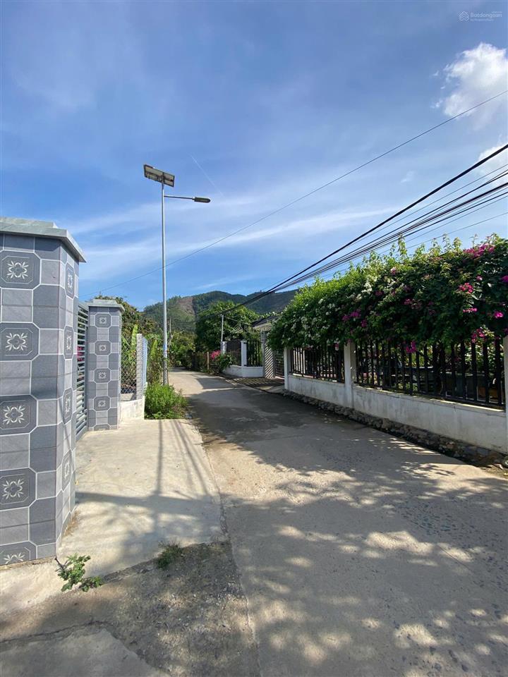 Bán đất thổ cư ven nha trang  xã suối dầu tỉnh khánh hòa sổ sẵn, hướng đông nam chỉ 1tỷ125