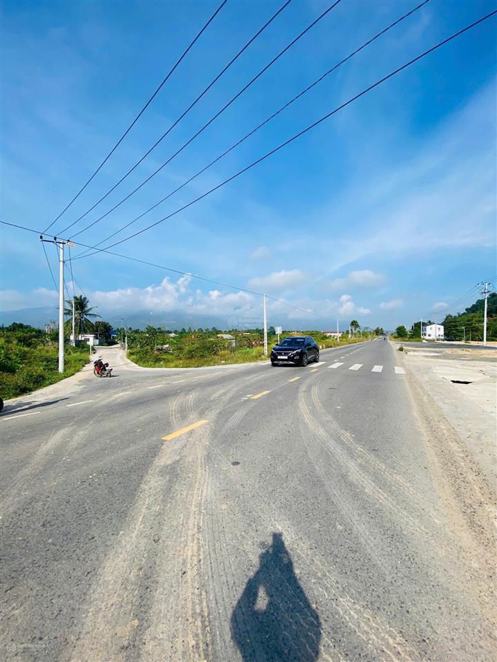 Bán đất thổ cư ven nha trang  xã suối dầu tỉnh khánh hòa sổ sẵn, hướng đông nam chỉ 1tỷ125
