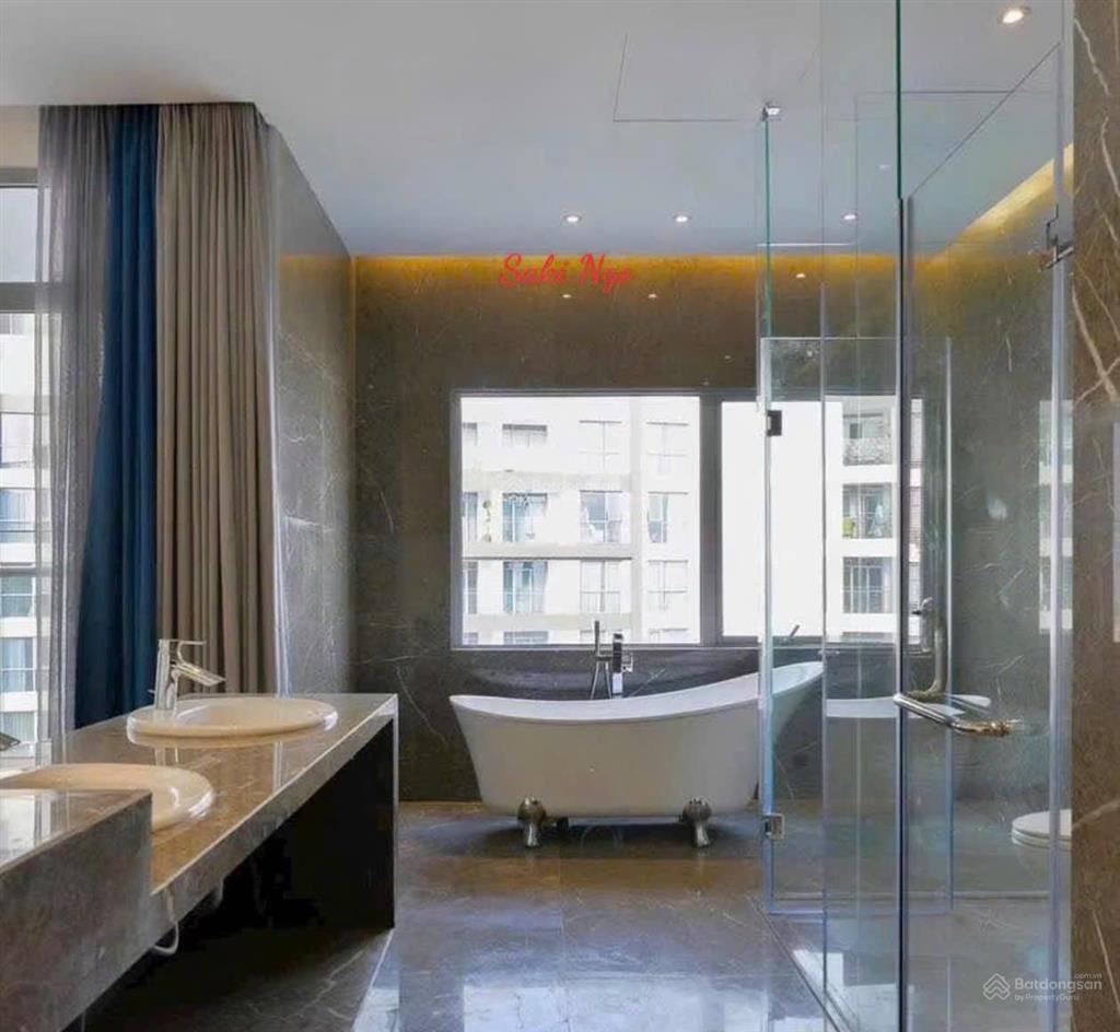 Cho thuê căn hộ 500m² tại vinhomes central park với giá 143 triệu/tháng, gồm 4 phòng ngủ và 6 phòng