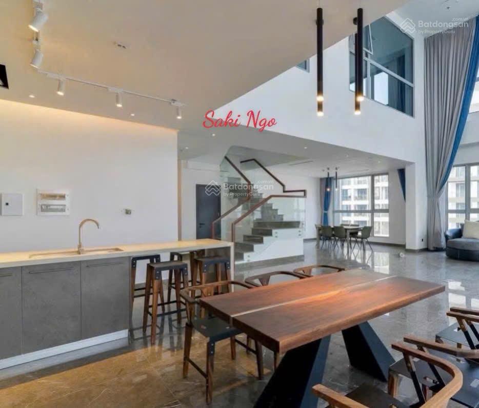 Cho thuê căn hộ 500m² tại vinhomes central park với giá 143 triệu/tháng, gồm 4 phòng ngủ và 6 phòng