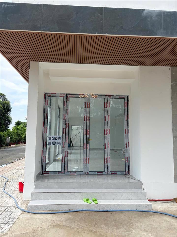 Cho thuê mặt bằng tầng 1 và 2 mở quán ăn, cafe hoặc văn phòng, showroom mt đường liên phường, q. tđ
