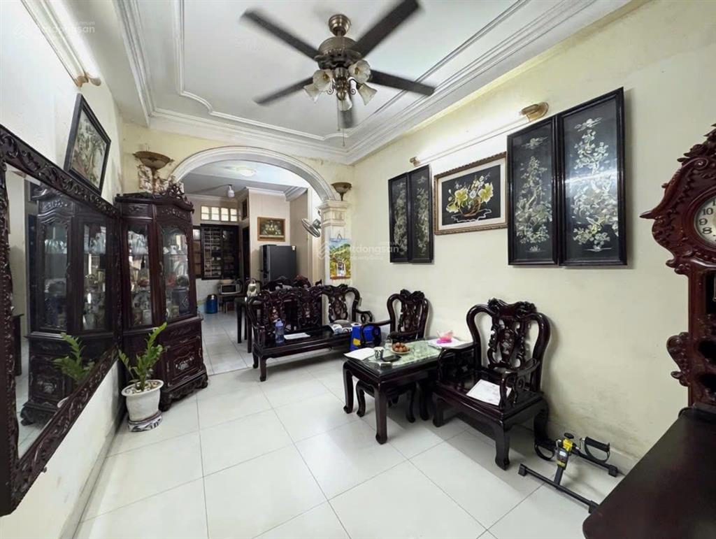 Bán nhà minh khai, hàng xóm timecity, 42m2, 5 tầng, nhà dân xây, thoáng trước sau, 220tr/m2