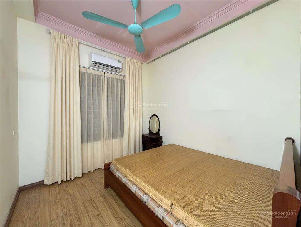 Bán nhà minh khai, hàng xóm timecity, 42m2, 5 tầng, nhà dân xây, thoáng trước sau, 220tr/m2