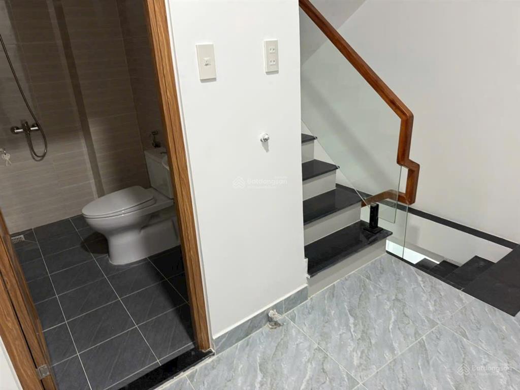 Bán nhà 3 tầng  đường 3/2 quận 10  nhà đẹp nhà mới  ở liền 4pn,3wc  chính chủ 6 tỷ 800 tl