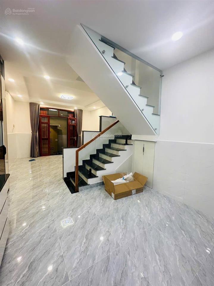 Bán nhà 3 tầng  đường 3/2 quận 10  nhà đẹp nhà mới  ở liền 4pn,3wc  chính chủ 6 tỷ 800 tl