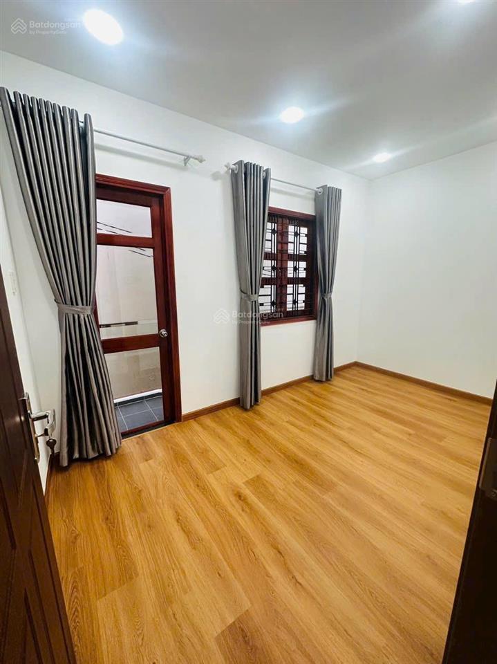 Bán nhà 3 tầng  đường 3/2 quận 10  nhà đẹp nhà mới  ở liền 4pn,3wc  chính chủ 6 tỷ 800 tl