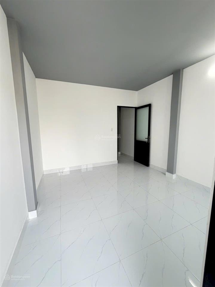 Bán nhà 3 tầng đường 3/2 q11  nhà mới  nhà đẹp ở liền 4pn,3wc  hẻm 4m chỉ nhỉnh 6 tỷ tl
