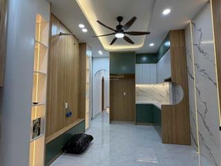 Bán nhà hxh nguyễn văn cừ quận 5  5 tầng 4pn 4wc chỉ hơn 6 tỷ chính chủ