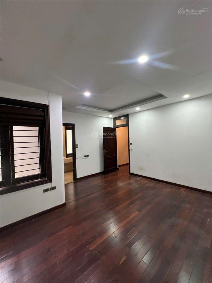 Cho thuê biệt thự việt hưng  long biên 175m x 4 tầng/30tr/th + vị trí gần công viên long biên g