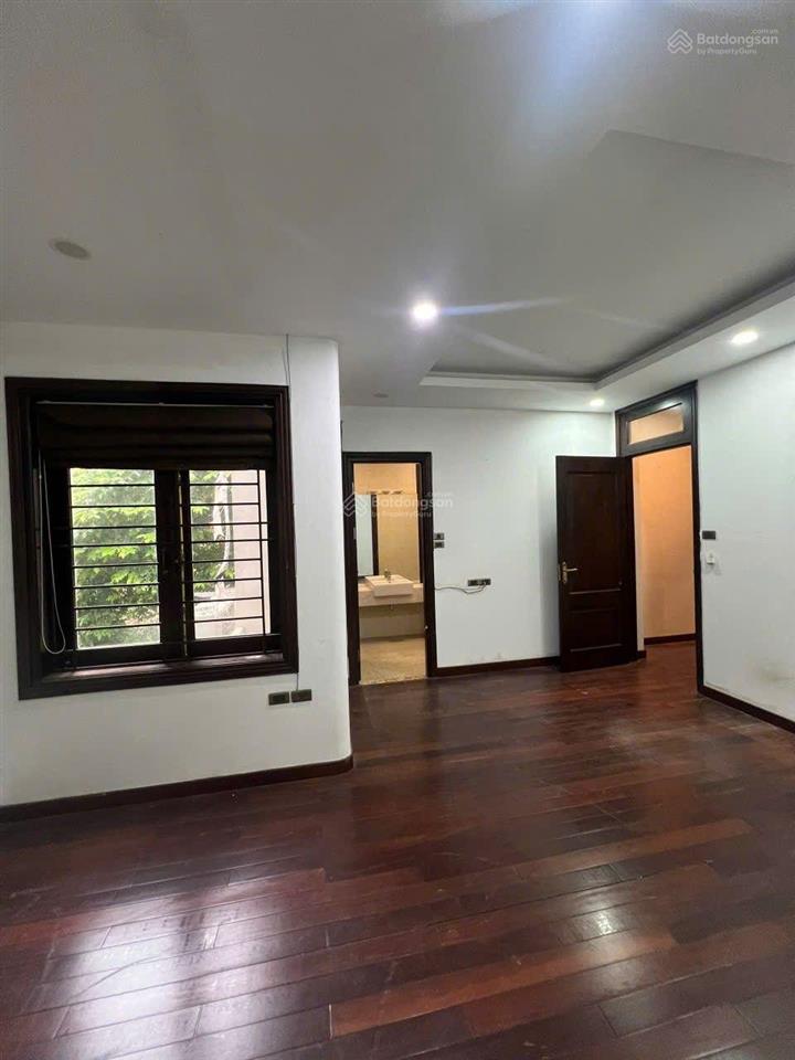 Cho thuê biệt thự việt hưng  long biên 175m x 4 tầng/30tr/th + vị trí gần công viên long biên g