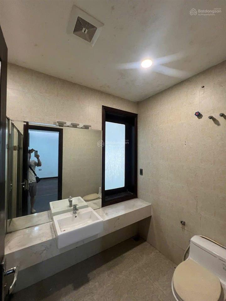 Cho thuê biệt thự việt hưng  long biên 175m x 4 tầng/30tr/th + vị trí gần công viên long biên g