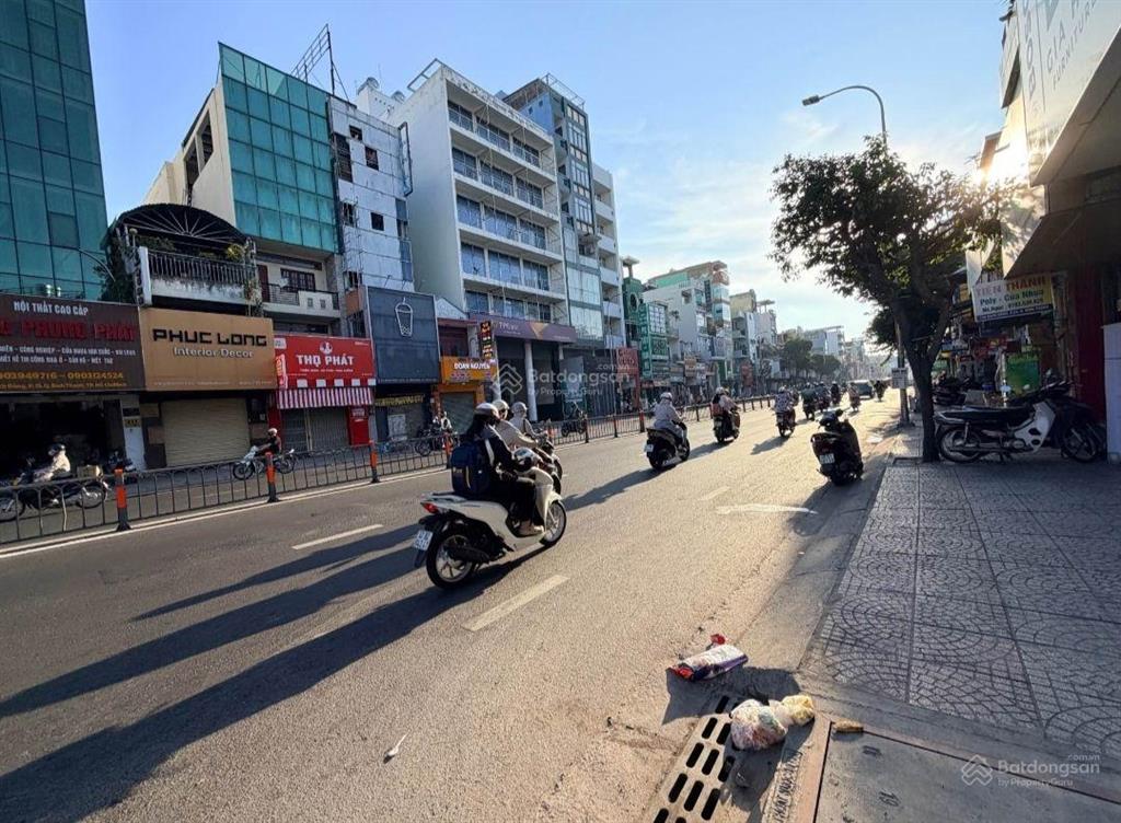 Nhà riêng đường bạch đằng ngay ngã tư hàng xanh sát tòa 81 q1 , xô viết nghệ tĩnh, vị trí trung tâm