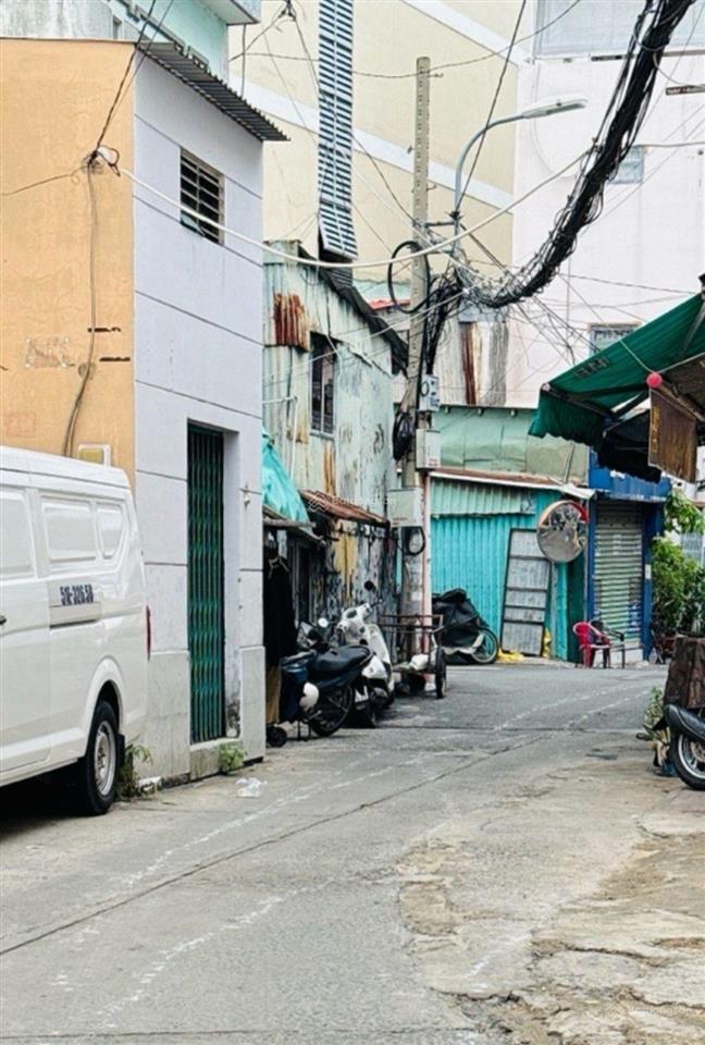 Nhà d1 nguyễn văn thương p25 hxh 40m² 4pn 5 wc, gần tòa 81, hẻm thông suốt.