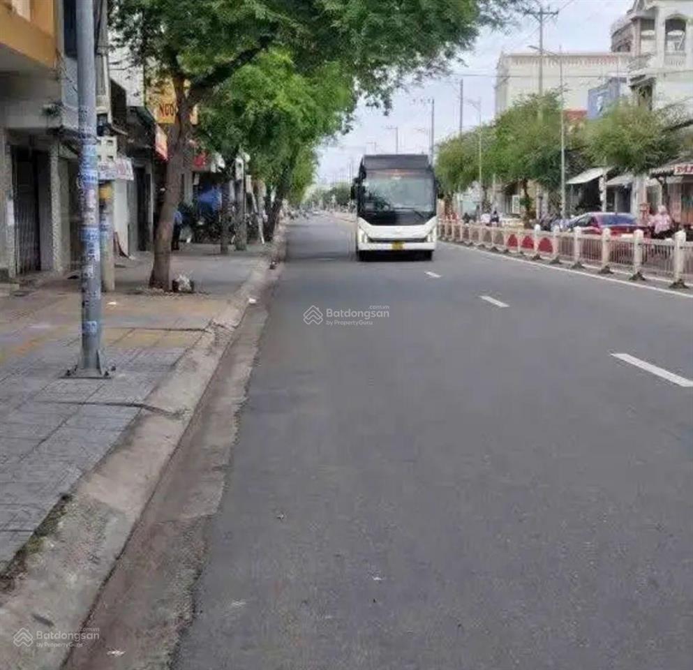 Nhà nở hậu, sát phạm văn đồng 2 lầu 5 pn 7,3 tỷ tiện đi sân bay, các ngả đều thông.