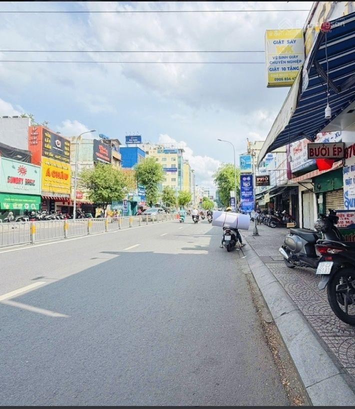 Bán nhà riêng đường bạch đằng p2 gần ngã tư hàng xanh, chợ bà chiều full nội thất, giá 4,7 tỷ tl.