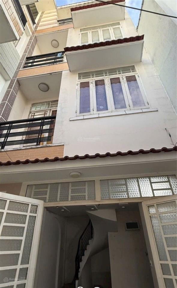 Bán nhà riêng đường nguyễn đình chính phường 8. nhà còn mới, giá hơn 5 tỷ hẻm xe hơi 1 trục.