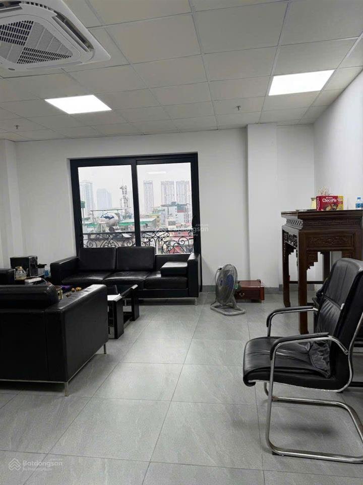 Bán tòa văn phòng dương khuê lô góc 140m2 9 tầng thang máy dòng tiền 250tr/tháng