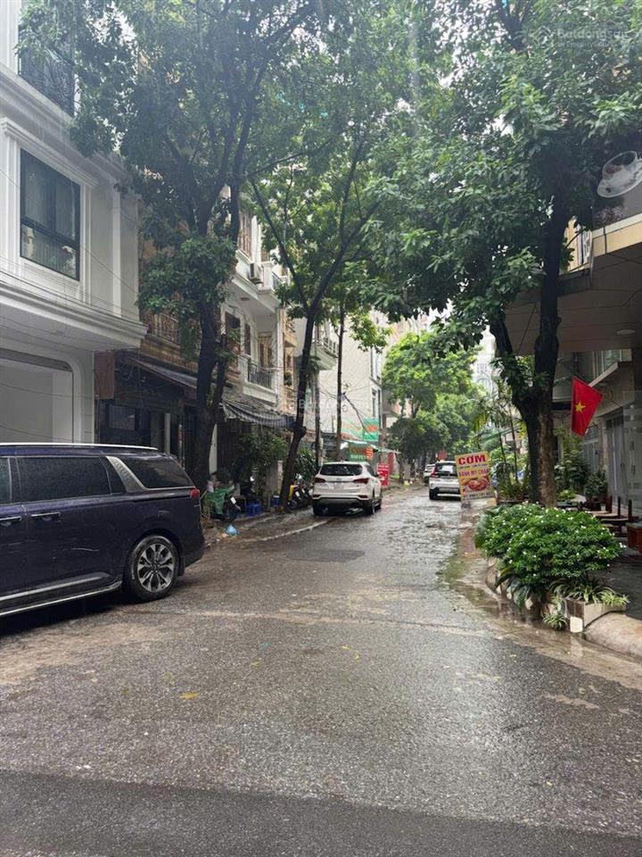 Bán tòa văn phòng dương khuê lô góc 140m2 9 tầng thang máy dòng tiền 250tr/tháng