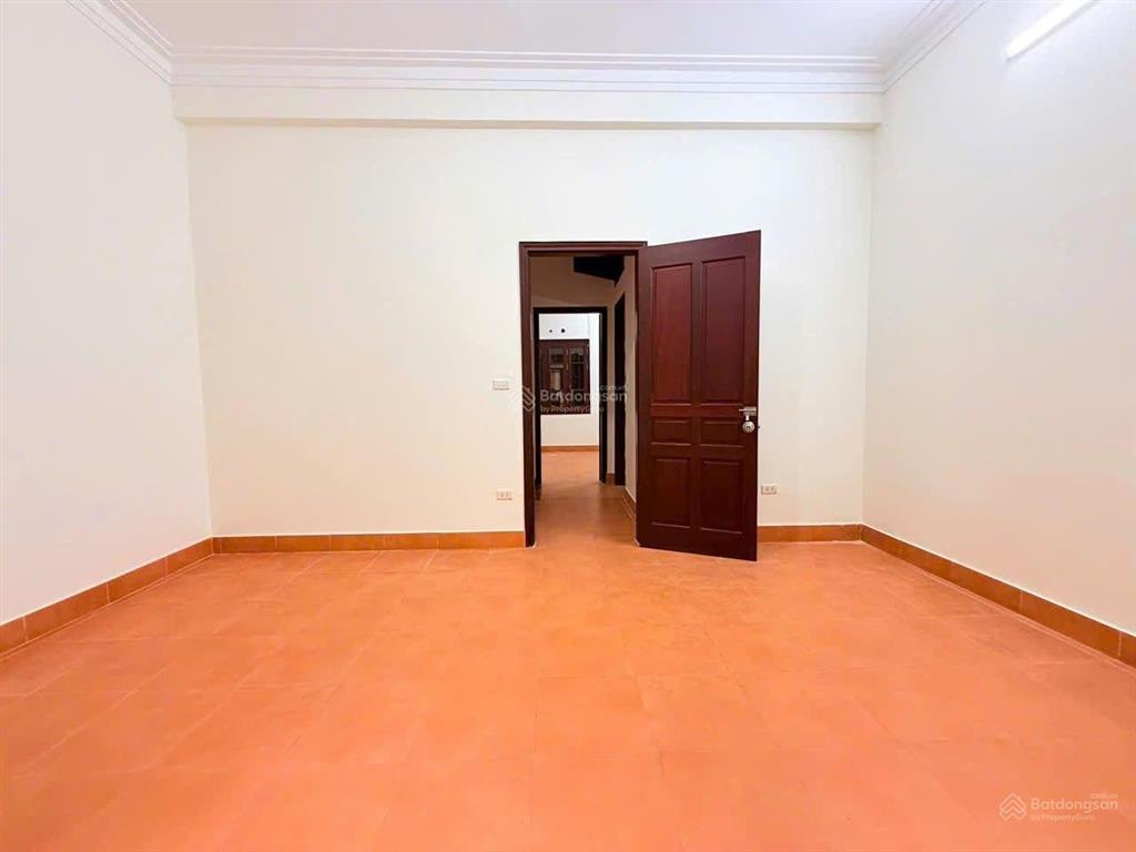 Bán nhà trần quốc hoàn ô tô tránh 2 thoáng trước sau 55m2 4 tầng giá 26.2 tỷ