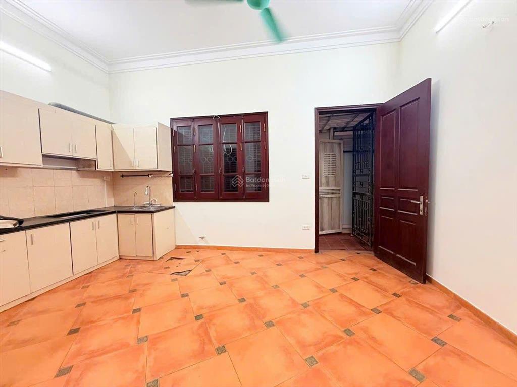 Bán nhà trần quốc hoàn ô tô tránh 2 thoáng trước sau 55m2 4 tầng giá 26.2 tỷ