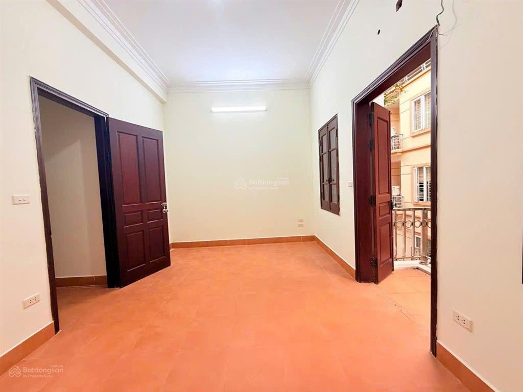 Bán nhà trần quốc hoàn ô tô tránh 2 thoáng trước sau 55m2 4 tầng giá 26.2 tỷ