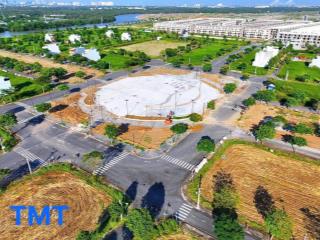 Hàng vip, saigon village, lg 15 m giá chỉ 2 tỷ 060 triệu. dt 80m2, gần sông mát mẻ