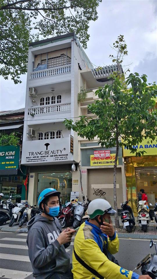 Hiếm mt cộng hòa  4,6x19m  cn 71m  5 tầng  hđ 60tr/th  bán 24 tỷ