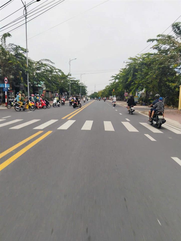 CHO THUÊ NHÀ LÔ GÓC 2 MẶT TIỀN – THỦ DẦU MỘT