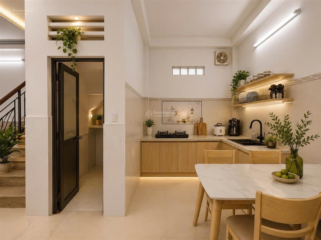 Hẻm xe tải thông  3 tầng gần 50m2  chỉ 7.39 tỷ