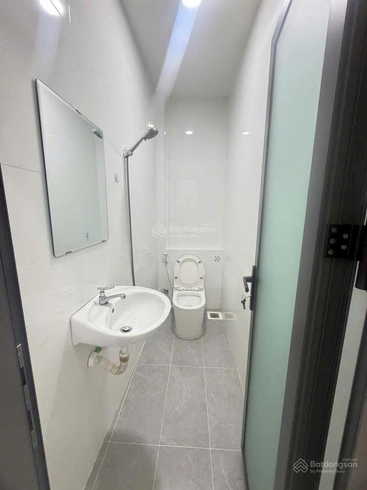 Siêu hiếm  ô tô đổ cổng  dt 30m2  q bình thạnh  giá 4.2 tỷ
