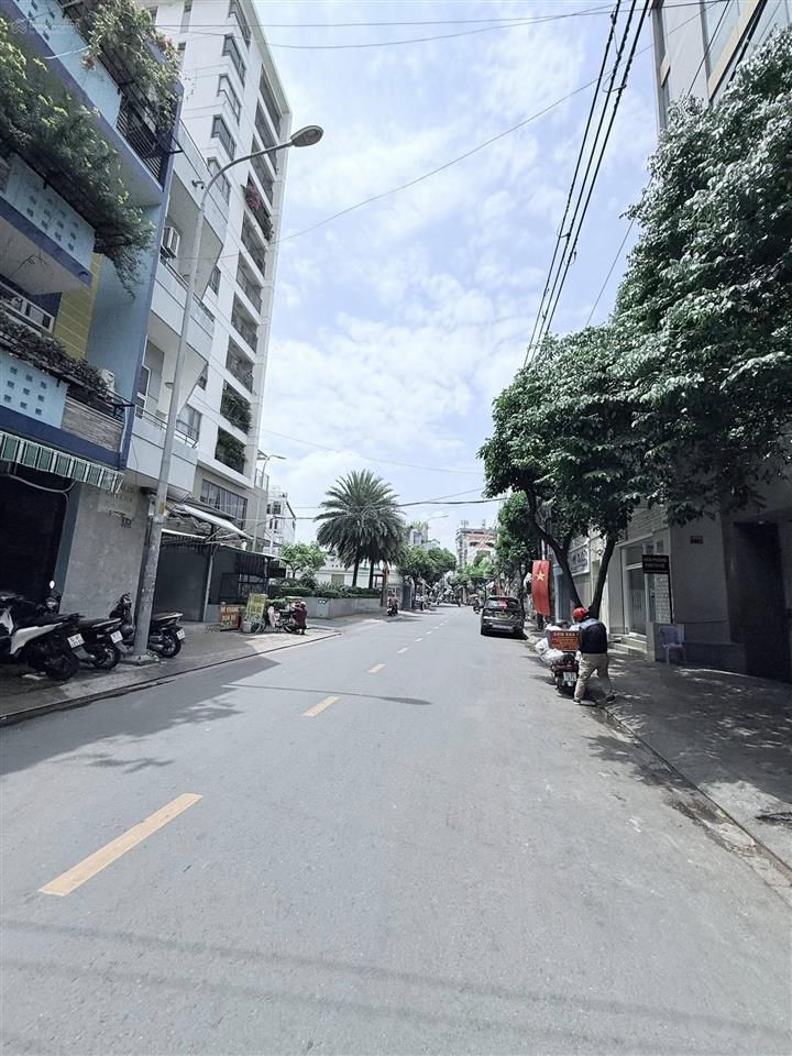 Biệt thự cổ phong cách cổ điển  dtsd 163m2  3 tầng  9.6x17  vuông a4  hxh 7m