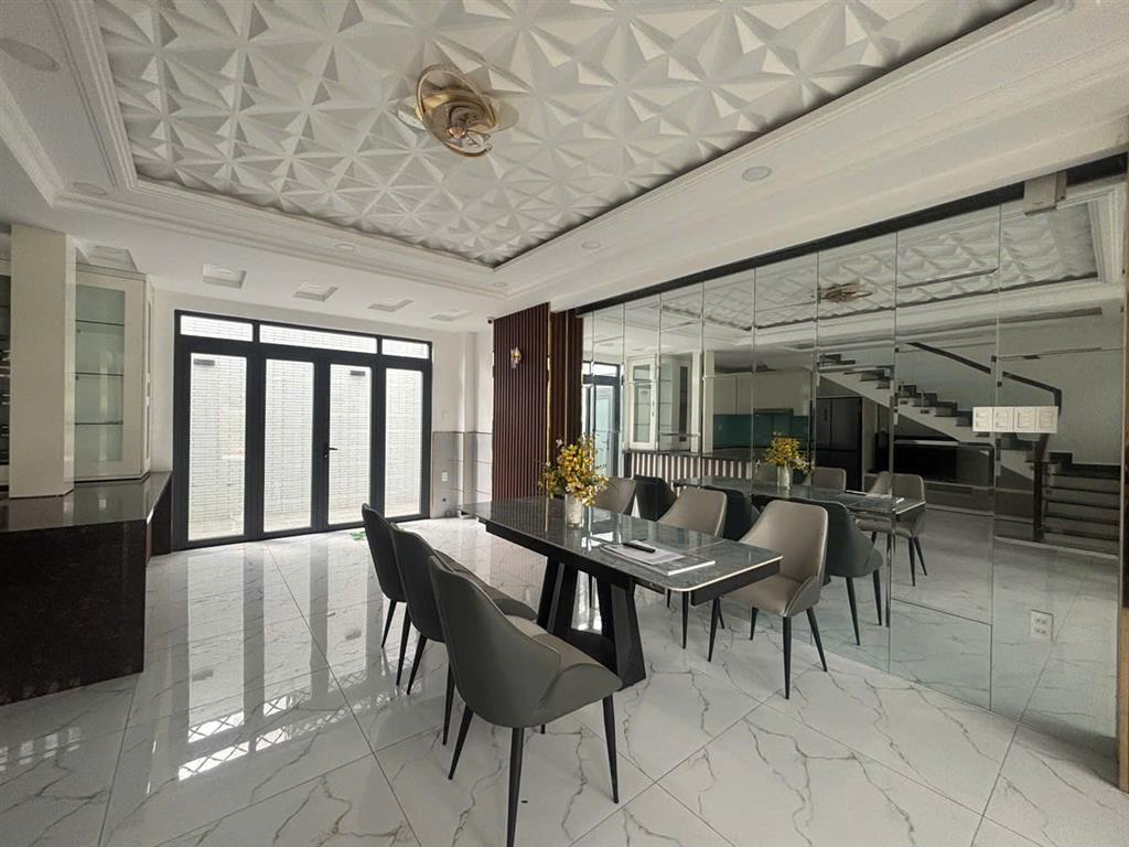 NHÀ MỜI MT NGUYỄN VĂN TẠO NHÀ BÈ  NGANG KHỦNG (7X14) 5 TẦNG - 4PN - 9,1 TỶ . SỔ HỒNG