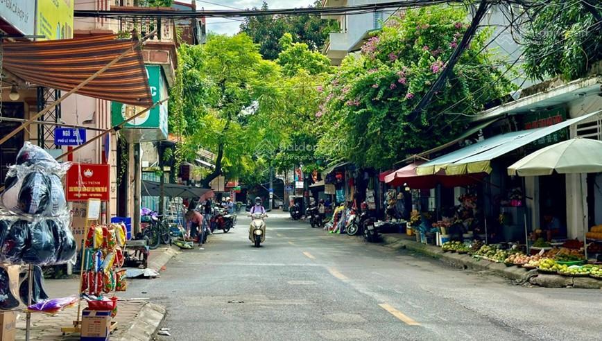 Cần bán nhà vị trí đẹp tại phố lê văn hiến 40m2 gara ô tô 5pn kinh doanh, cạnh học viện tài chính