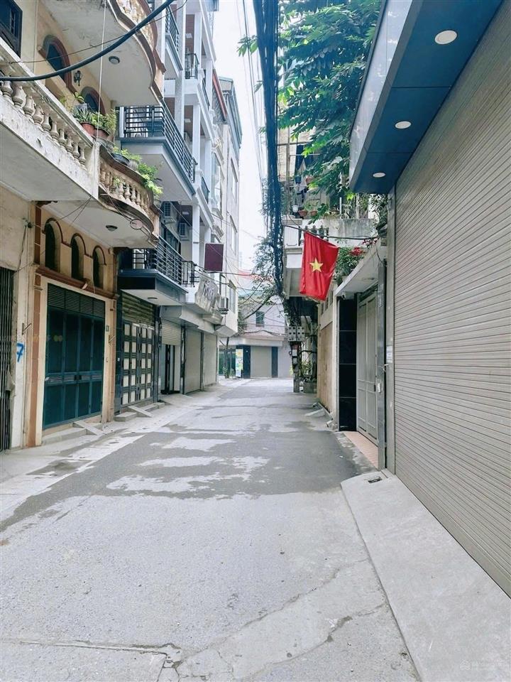 Bán nhà đẹp khu cổ nhuế  vị trí trung tâm bắc từ liêm 41m2 5pn ô tô đỗ cửa gần đh mỏ địa chất