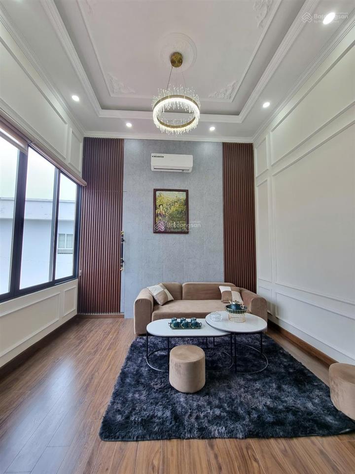 Bán nhà lê văn hiến, đông ngạc, học viện tài chính, mặt phố, ô tô, 6t, 35m2, 8,3 tỷ