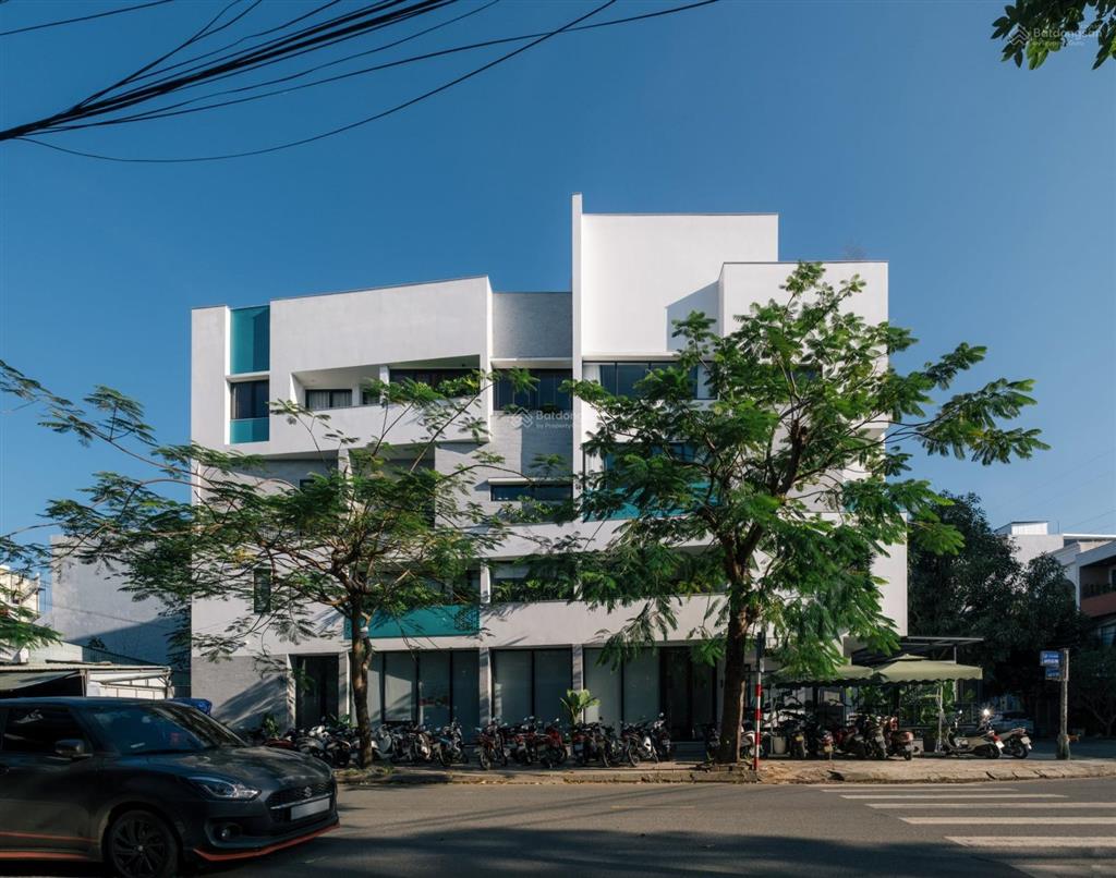 Cho thuê mặt bằng 2 mặt tiền thích hợp làm văn phòng, cafe