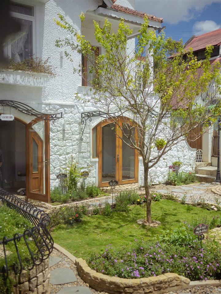 BÁN VILLA PHONG CÁCH PHÁP CỔ ĐIỂN – TRUNG TÂM ĐÀ LẠT – DÒNG TIỀN 30 TRIỆU/THÁNG