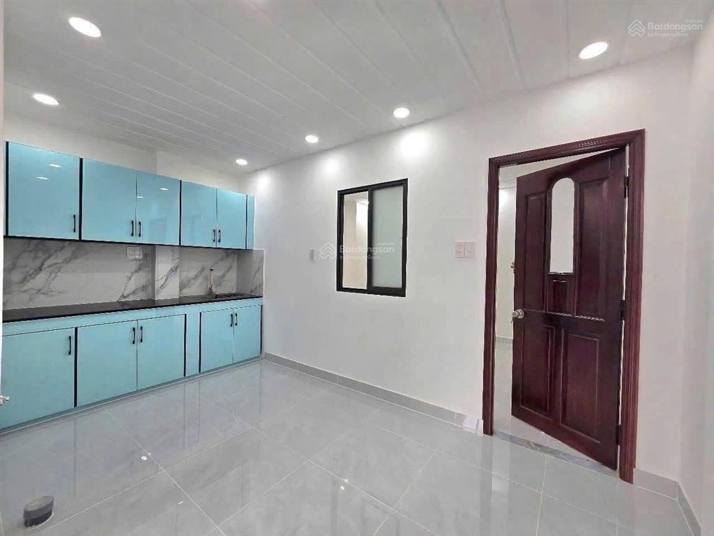 Hạ giá 200tr bán nhanh nhà mới full nội thất 5x25m, trệt 1 lầu, ngay chợ long thượng