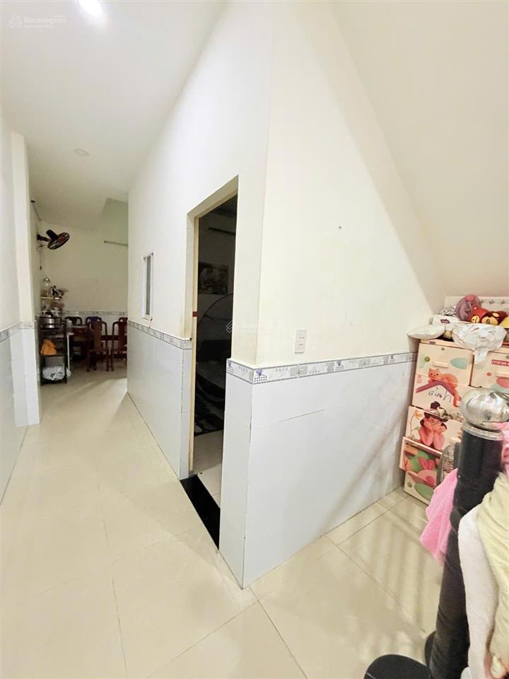 Bán nhà hẻm xe tải gần chợ tân hương  4.2x20m  1 lầu  giá tốt 7.9 tỷ