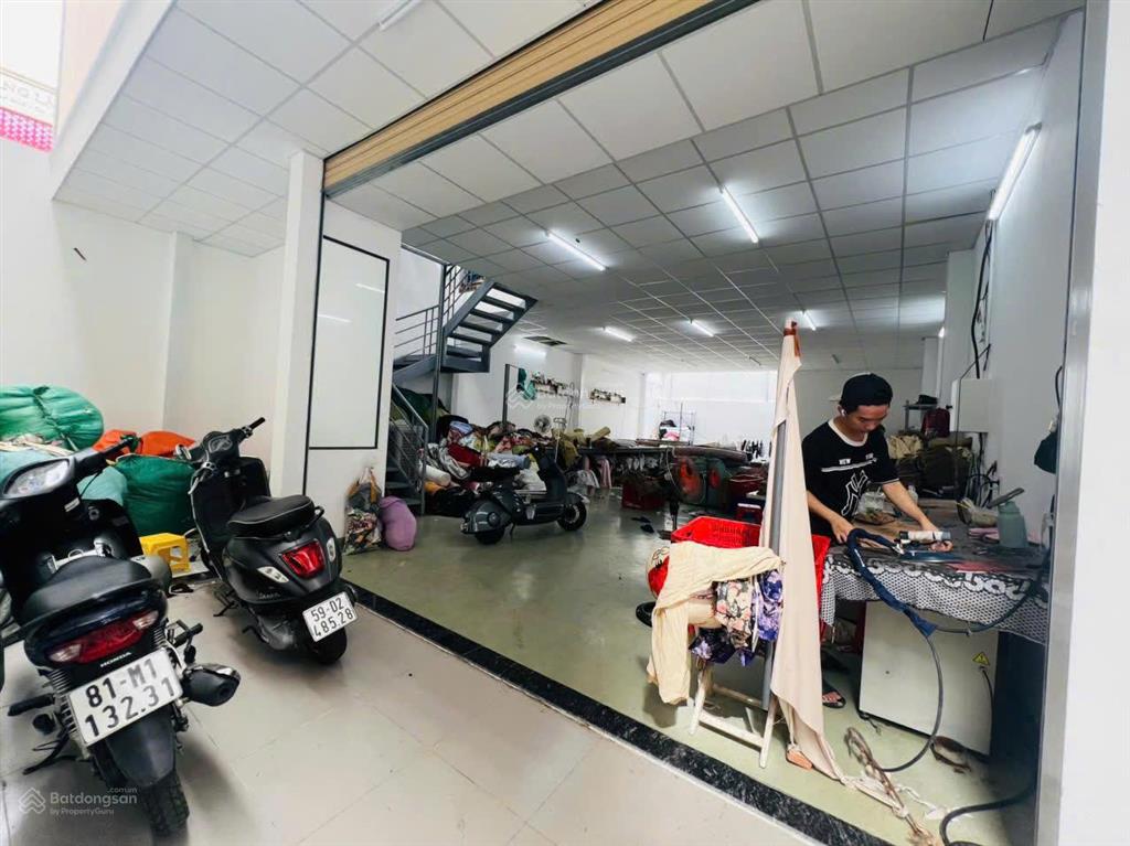 Giá tốt! nhà 147m2  ngang 8.4m chỉ 11.3 tỷ  hẻm tân hương gần chợ