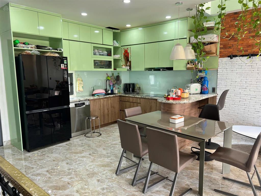 Nhà đẹp kênh tân hóa  ngang 5.8m  dts 163.6m2  8.29 tỷ