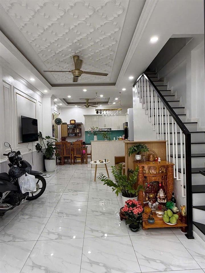 Nhà đẹp ở liền gần chợ trần văn ơn 2 tầng giá 5.7 tỷ