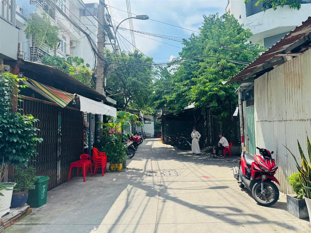 Bán nhà mặt tiền ngay sau lưng chợ tân hương giá chỉ 6.5 tỷ