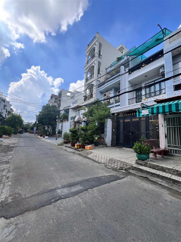 8,9 tỷ 78m đất nhà 1 lầu đường 12m hoàng ngọc phách