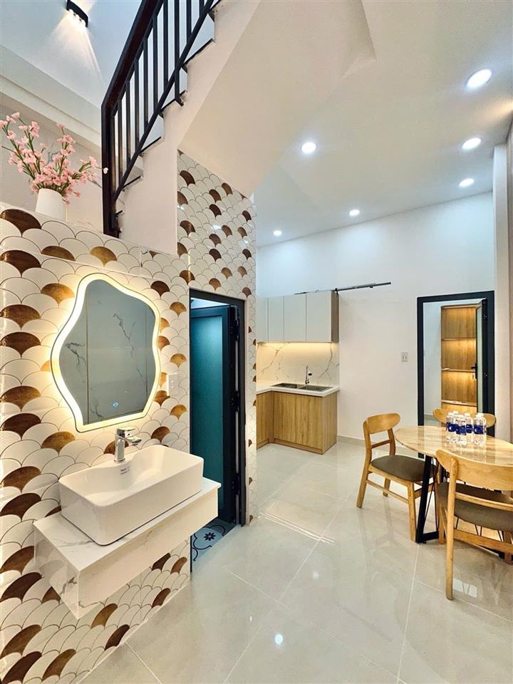 NHÀ MỚI ĐẸP FULL NỘI THẤT - SÁT VÁCH SÂN BAY - CHỈ 5.48