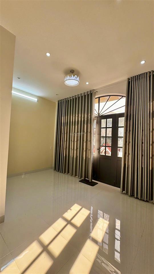 Bán nhà 3 tầng kđt tái định cư hòn rớ 1 nam nha trang