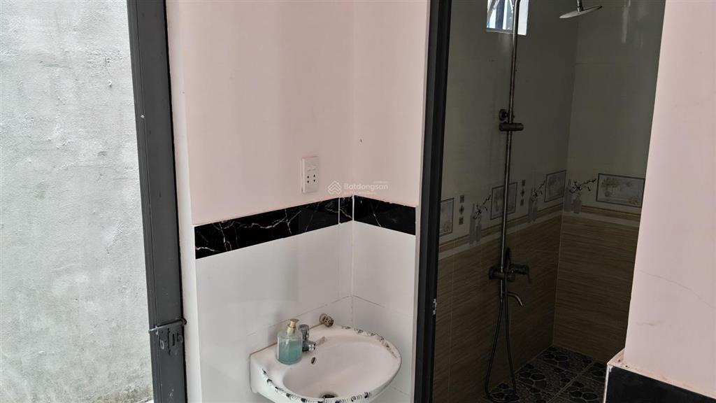 Nhà riêng, giấy tờ pháp lý đầy đủ, chính chủ tự đăng bán.