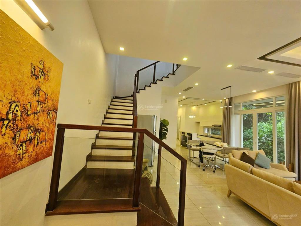 Tôi cần bán căn bt xanh villas, giá tốt nhất, diện tích 280m2 thô giá chỉ 60tr/m2
